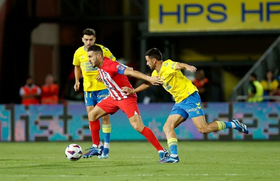 星空体育app-斯帕尔客场惊险逃平，险胜对手